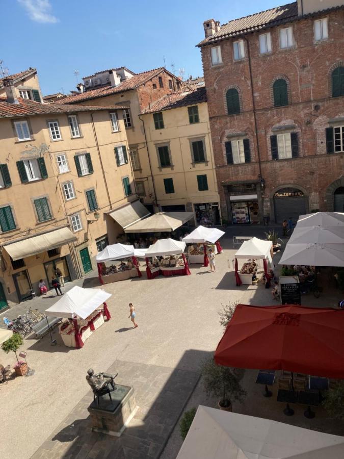 Puccini's Home, elegant apartment in Piazza Puccini Lucca Esterno foto